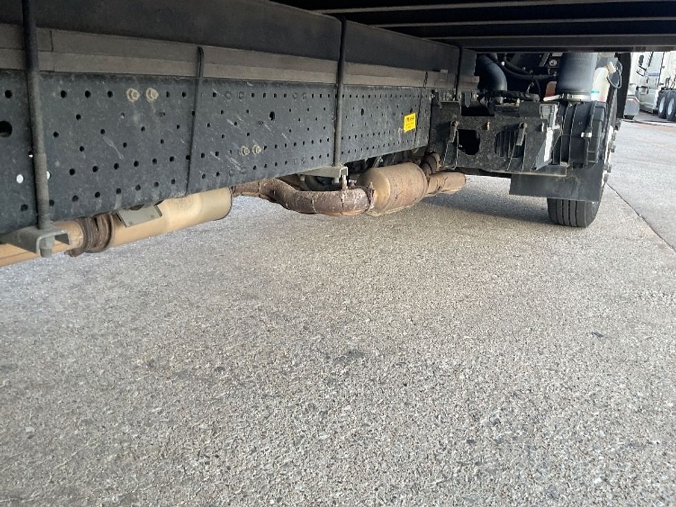 Light Duty Box Truck-Light and Medium Duty Trucks-Isuzu-2021-NPR EFI-Earth City-MO-211,083\n\t\tmiles-$ 23,250 - Image 14