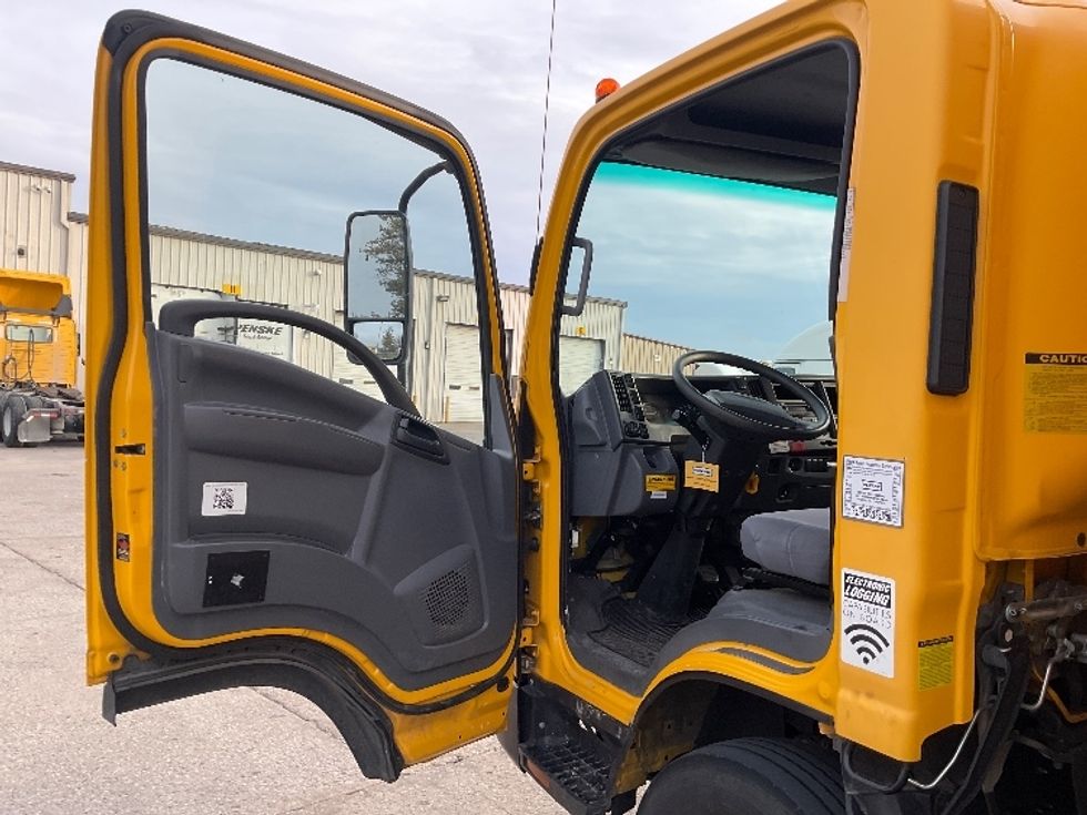 Light Duty Box Truck-Light and Medium Duty Trucks-Isuzu-2021-NPR EFI-Earth City-MO-211,083\n\t\tmiles-$ 23,250 - Image 16