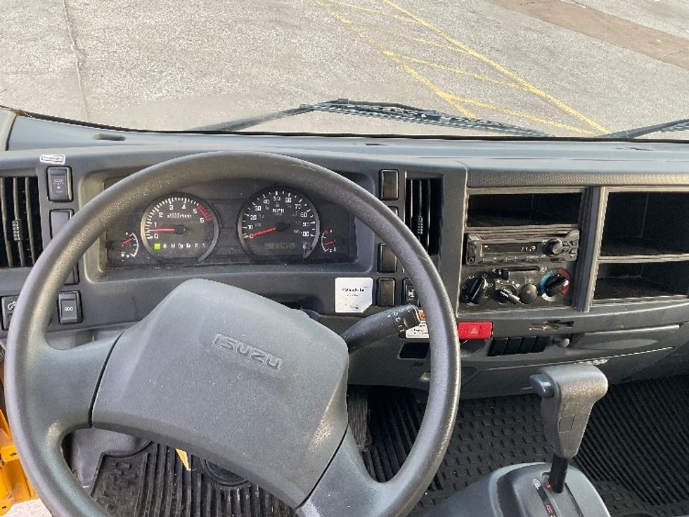 Light Duty Box Truck-Light and Medium Duty Trucks-Isuzu-2021-NPR EFI-Earth City-MO-211,083\n\t\tmiles-$ 23,250 - Image 18