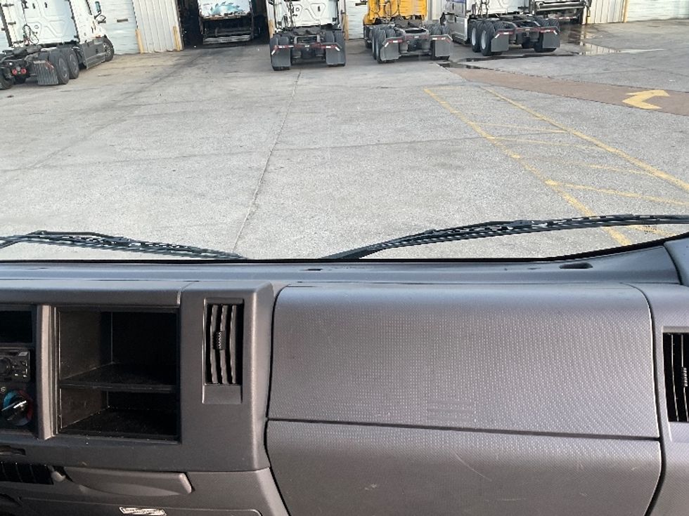 Light Duty Box Truck-Light and Medium Duty Trucks-Isuzu-2021-NPR EFI-Earth City-MO-211,083\n\t\tmiles-$ 23,250 - Image 21