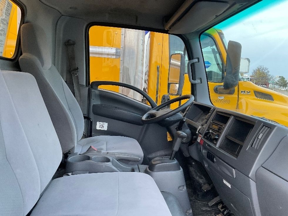 Light Duty Box Truck-Light and Medium Duty Trucks-Isuzu-2021-NPR EFI-Earth City-MO-211,083\n\t\tmiles-$ 23,250 - Image 22