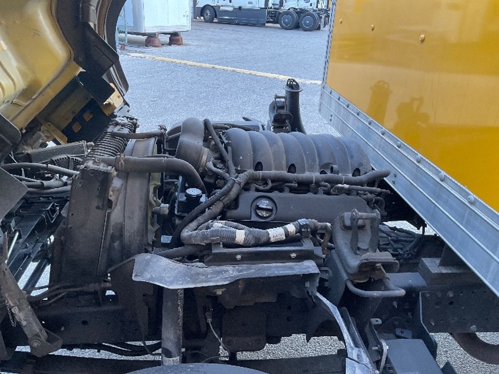 Light Duty Box Truck-Light and Medium Duty Trucks-Isuzu-2021-NPR EFI-Earth City-MO-211,083\n\t\tmiles-$ 23,250 - Image 24