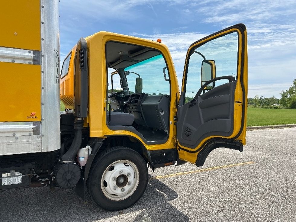 Light Duty Box Truck-Light and Medium Duty Trucks-Isuzu-2021-NPR EFI-Evansville-IN-110,609\n\t\tmiles-$ 35,250 - Image 20