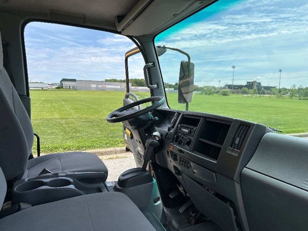 Light Duty Box Truck-Light and Medium Duty Trucks-Isuzu-2021-NPR EFI-Evansville-IN-110,609\n\t\tmiles-$ 35,250 - Image 22