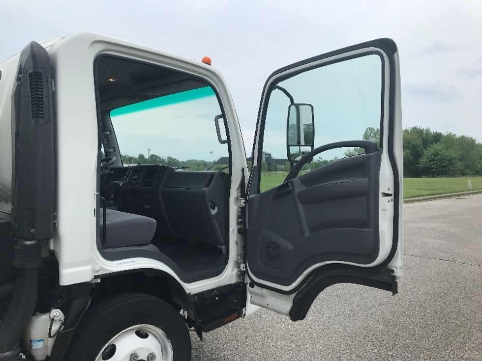 Light Duty Box Truck-Light and Medium Duty Trucks-Isuzu-2021-NPR EFI-Evansville-IN-79,911\n\t\tmiles-$ 41,000 - Image 20