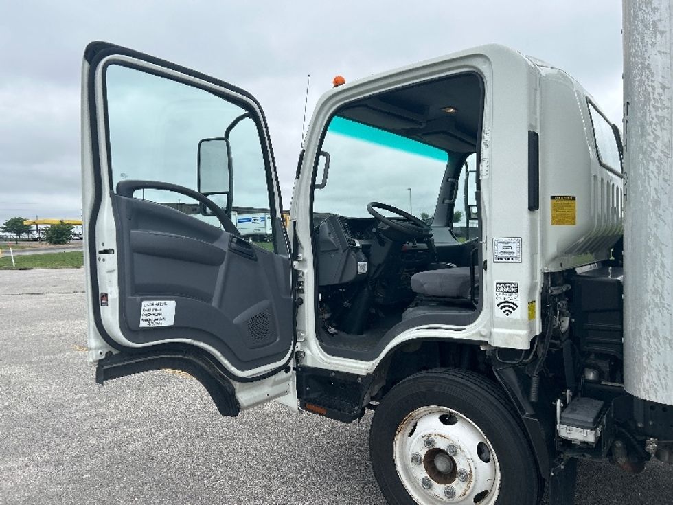 Light Duty Box Truck-Light and Medium Duty Trucks-Isuzu-2021-NPR EFI-Evansville-IN-98,726\n\t\tmiles-$ 40,250 - Image 16