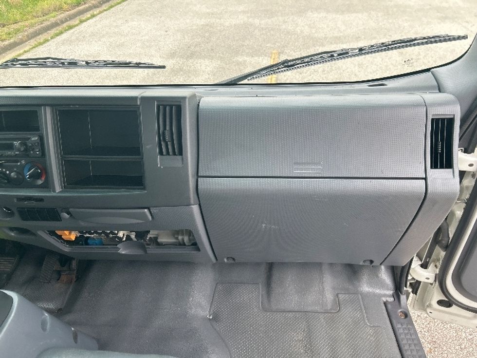 Light Duty Box Truck-Light and Medium Duty Trucks-Isuzu-2021-NPR EFI-Evansville-IN-98,726\n\t\tmiles-$ 40,250 - Image 21