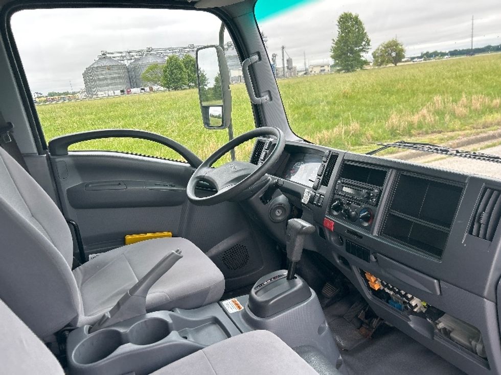 Light Duty Box Truck-Light and Medium Duty Trucks-Isuzu-2021-NPR EFI-Evansville-IN-98,726\n\t\tmiles-$ 40,250 - Image 22