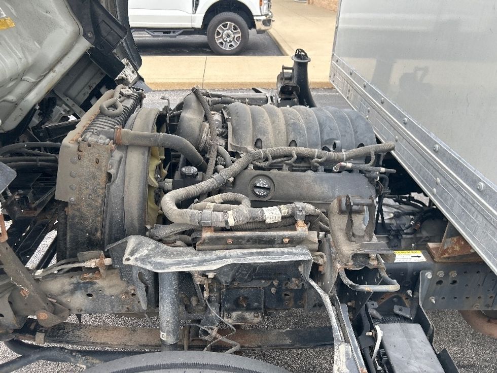 Light Duty Box Truck-Light and Medium Duty Trucks-Isuzu-2021-NPR EFI-Evansville-IN-98,726\n\t\tmiles-$ 40,250 - Image 24