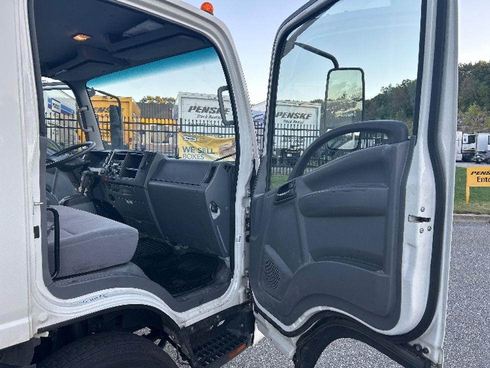 Light Duty Box Truck-Light and Medium Duty Trucks-Isuzu-2021-NPR EFI-Fitchburg-MA-45,695\n\t\tmiles-$ 43,500 - Image 20