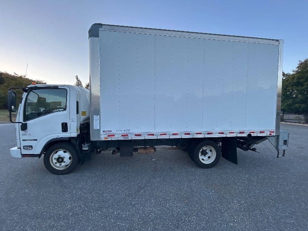 Light Duty Box Truck-Light and Medium Duty Trucks-Isuzu-2021-NPR EFI-Fitchburg-MA-45,695\n\t\tmiles-$ 43,500 - Image 4