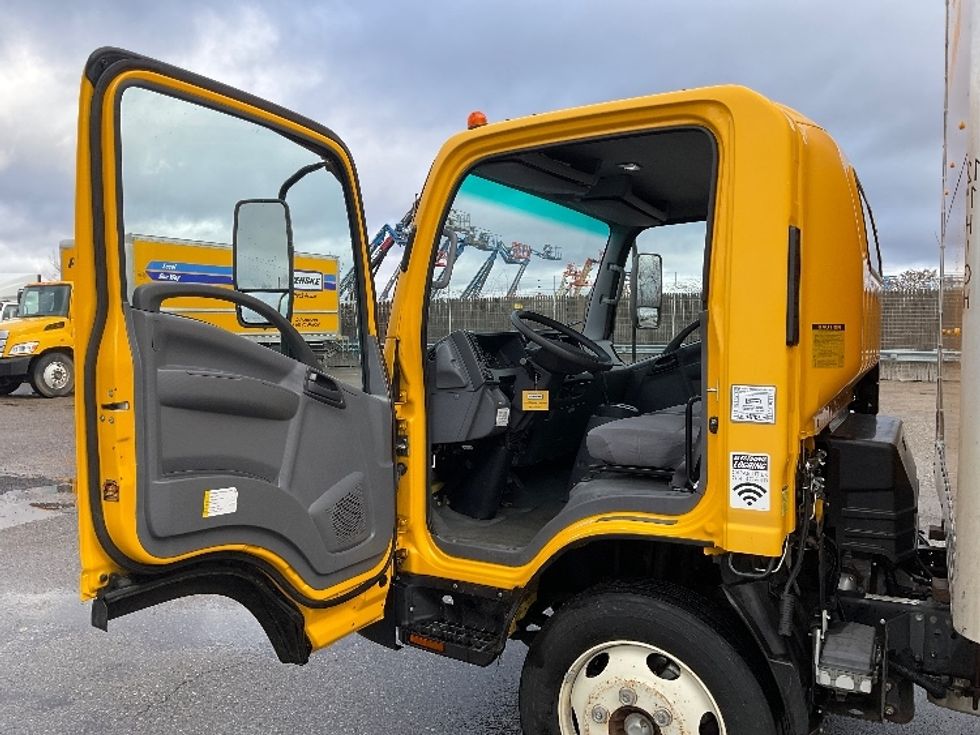 Light Duty Box Truck-Light and Medium Duty Trucks-Isuzu-2021-NPR EFI-Flint-MI-105,907\n\t\tmiles-$ 33,750 - Image 16