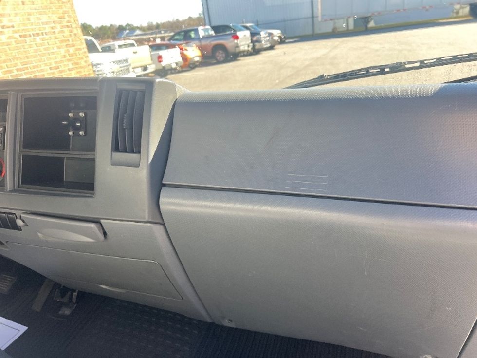 Light Duty Box Truck-Light and Medium Duty Trucks-Isuzu-2021-NPR EFI-Florence-SC-113,211\n\t\tmiles-$ 39,000 - Image 21