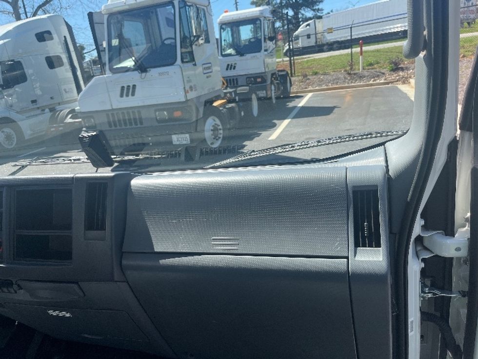 Light Duty Box Truck-Light and Medium Duty Trucks-Isuzu-2021-NPR EFI-Forest Park-GA-83,249\n\t\tmiles-$ 42,500 - Image 19