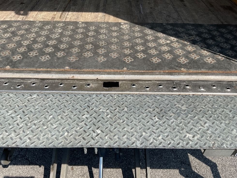 Light Duty Box Truck-Light and Medium Duty Trucks-Isuzu-2021-NPR EFI-Fort Wayne-IN-141,526\n\t\tmiles-$ 33,250 - Image 10