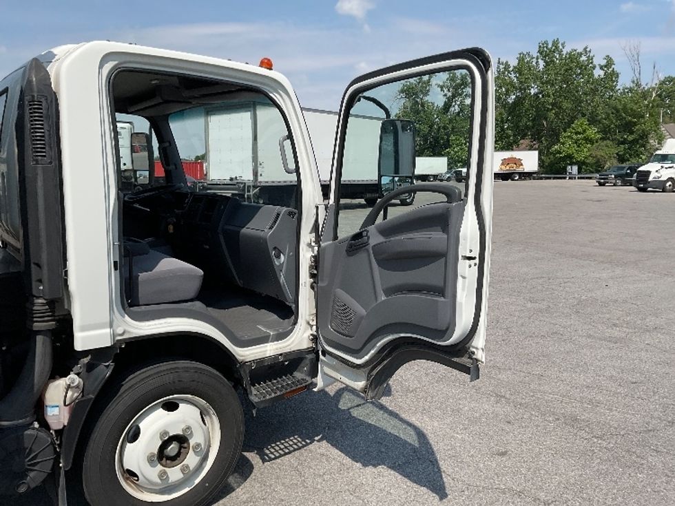 Light Duty Box Truck-Light and Medium Duty Trucks-Isuzu-2021-NPR EFI-Fort Wayne-IN-141,526\n\t\tmiles-$ 33,250 - Image 20
