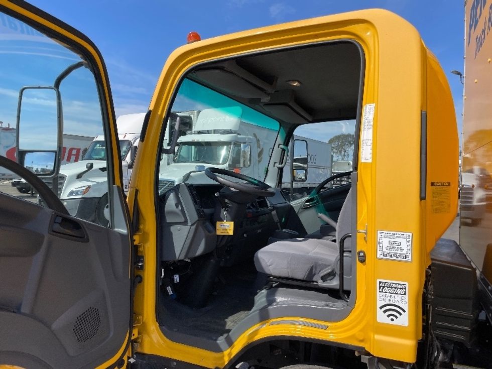 Light Duty Box Truck-Light and Medium Duty Trucks-Isuzu-2021-NPR EFI-Fresno-CA-84,948\n\t\tmiles-$ 44,500 - Image 16