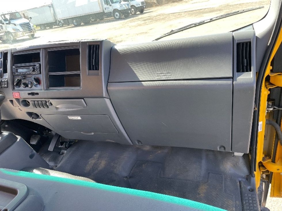 Light Duty Box Truck-Light and Medium Duty Trucks-Isuzu-2021-NPR EFI-Fresno-CA-84,948\n\t\tmiles-$ 44,500 - Image 21