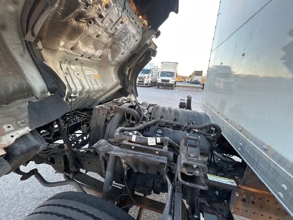 Light Duty Box Truck-Light and Medium Duty Trucks-Isuzu-2021-NPR EFI-Greenville-SC-113,357\n\t\tmiles-$ 39,000 - Image 23