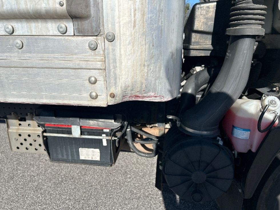 Light Duty Box Truck-Light and Medium Duty Trucks-Isuzu-2021-NPR EFI-Greenville-SC-113,357\n\t\tmiles-$ 39,000 - Image 28