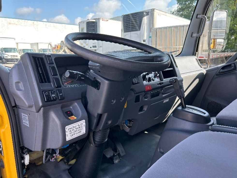 Light Duty Box Truck-Light and Medium Duty Trucks-Isuzu-2021-NPR EFI-Harahan-LA-103,782\n\t\tmiles-$ 37,500 - Image 17