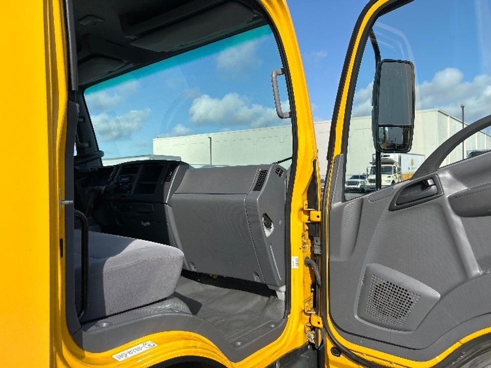 Light Duty Box Truck-Light and Medium Duty Trucks-Isuzu-2021-NPR EFI-Harahan-LA-103,782\n\t\tmiles-$ 37,500 - Image 20