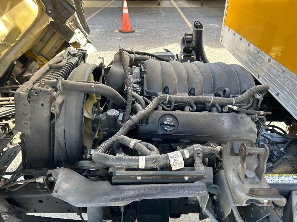 Light Duty Box Truck-Light and Medium Duty Trucks-Isuzu-2021-NPR EFI-Harahan-LA-103,782\n\t\tmiles-$ 37,500 - Image 24