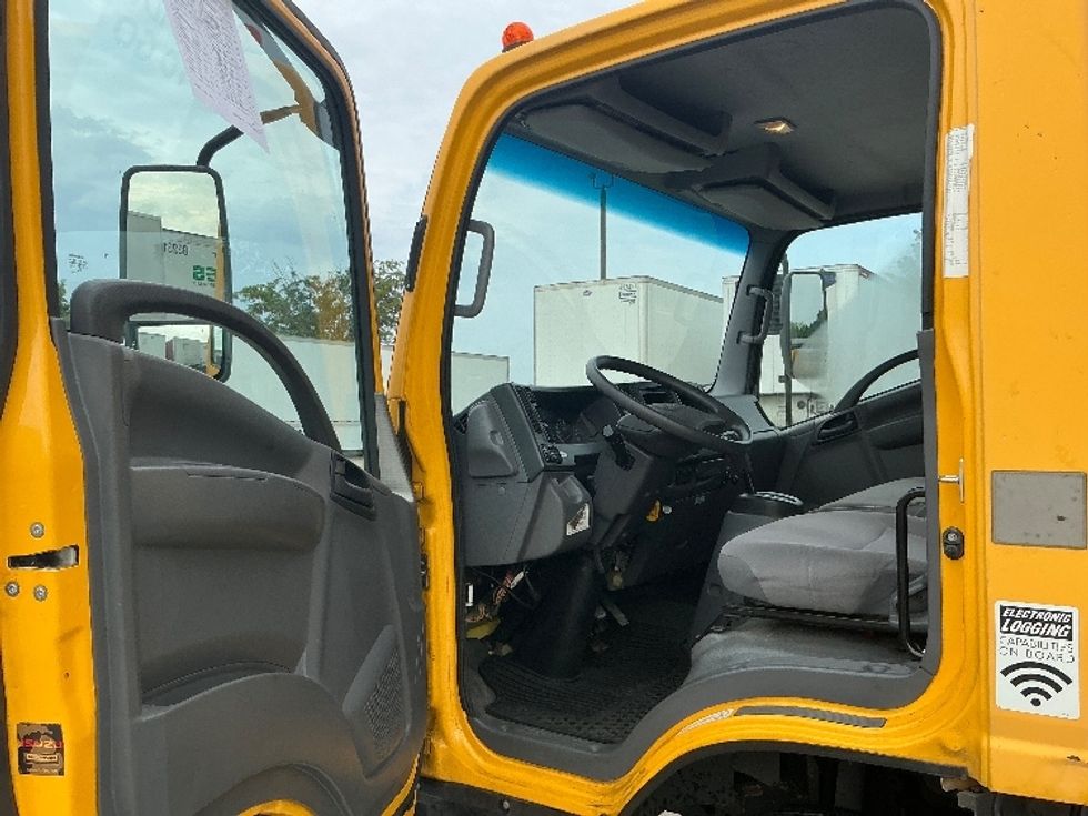 Light Duty Box Truck-Light and Medium Duty Trucks-Isuzu-2021-NPR EFI-Harahan-LA-107,056\n\t\tmiles-$ 38,750 - Image 16