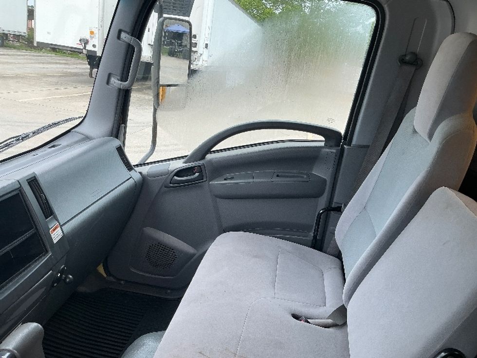 Light Duty Box Truck-Light and Medium Duty Trucks-Isuzu-2021-NPR EFI-Harahan-LA-107,056\n\t\tmiles-$ 38,750 - Image 19