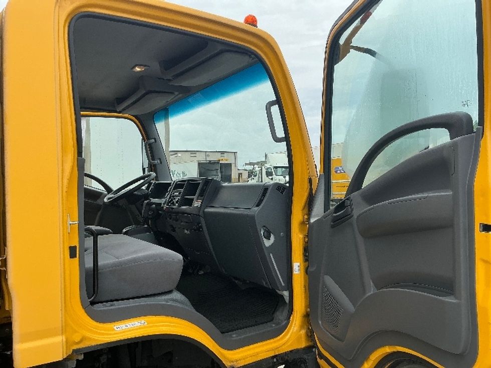 Light Duty Box Truck-Light and Medium Duty Trucks-Isuzu-2021-NPR EFI-Harahan-LA-107,056\n\t\tmiles-$ 38,750 - Image 20