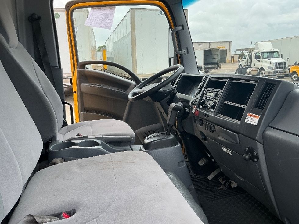 Light Duty Box Truck-Light and Medium Duty Trucks-Isuzu-2021-NPR EFI-Harahan-LA-107,056\n\t\tmiles-$ 38,750 - Image 22