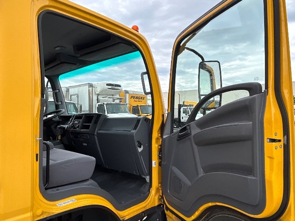 Light Duty Box Truck-Light and Medium Duty Trucks-Isuzu-2021-NPR EFI-Harahan-LA-119,464\n\t\tmiles-$ 35,750 - Image 20