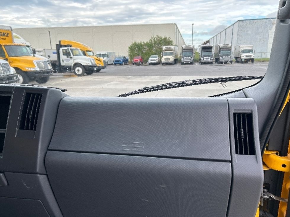 Light Duty Box Truck-Light and Medium Duty Trucks-Isuzu-2021-NPR EFI-Harahan-LA-119,464\n\t\tmiles-$ 35,750 - Image 21