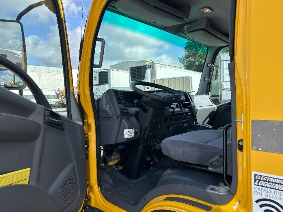 Light Duty Box Truck-Light and Medium Duty Trucks-Isuzu-2021-NPR EFI-Harahan-LA-86,066\n\t\tmiles-$ 39,750 - Image 16