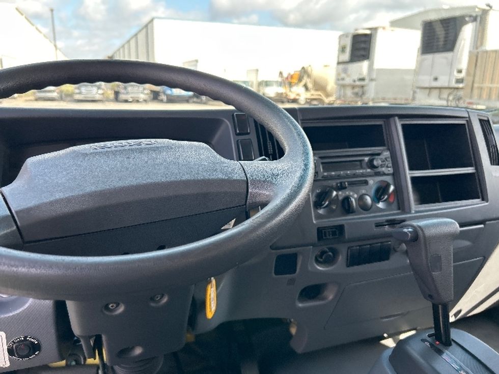 Light Duty Box Truck-Light and Medium Duty Trucks-Isuzu-2021-NPR EFI-Harahan-LA-86,066\n\t\tmiles-$ 39,750 - Image 18