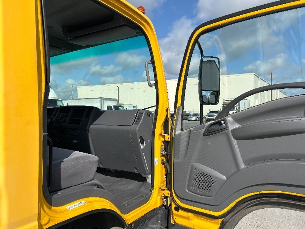 Light Duty Box Truck-Light and Medium Duty Trucks-Isuzu-2021-NPR EFI-Harahan-LA-86,066\n\t\tmiles-$ 39,750 - Image 20