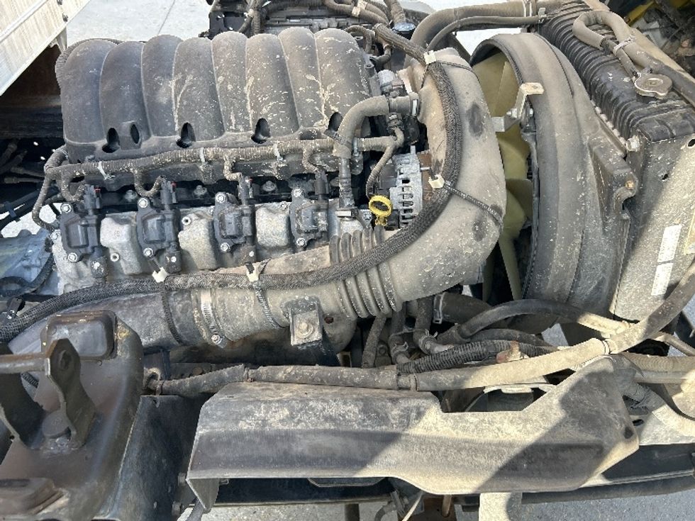 Light Duty Box Truck-Light and Medium Duty Trucks-Isuzu-2021-NPR EFI-Harahan-LA-86,066\n\t\tmiles-$ 39,750 - Image 23