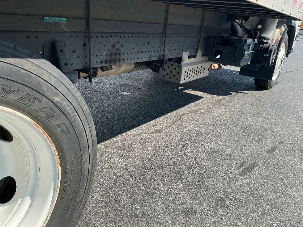 2021 Isuzu NPR photo 10
