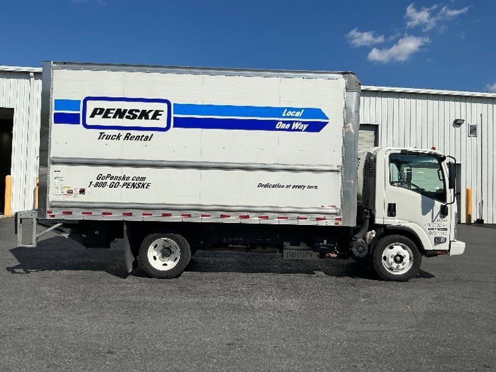 2021 Isuzu NPR photo 11