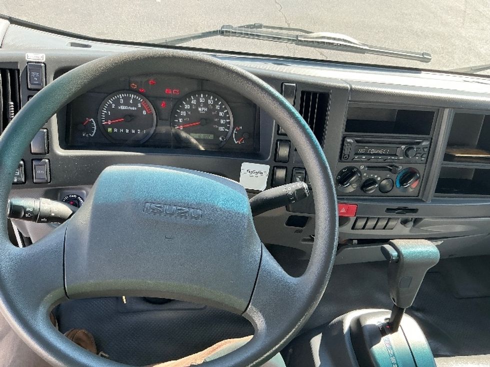 2021 Isuzu NPR photo 13