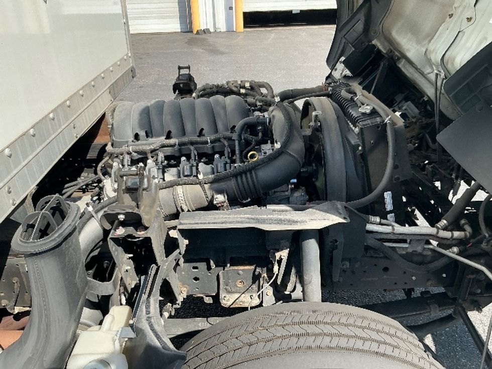 2021 Isuzu NPR photo 18