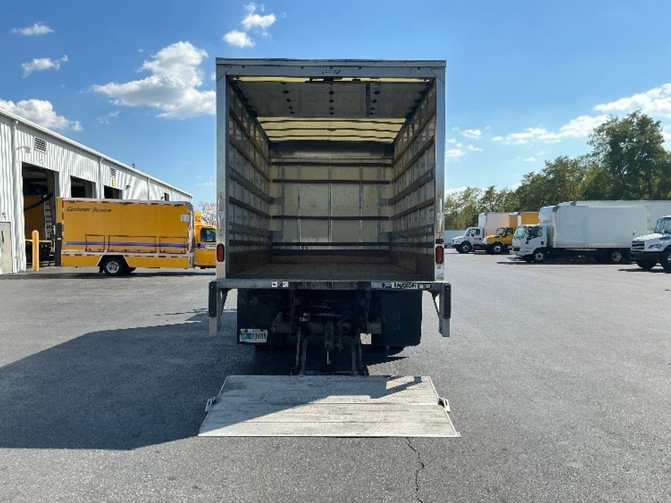 2021 Isuzu NPR photo 8