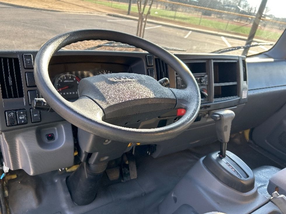 Light Duty Box Truck-Light and Medium Duty Trucks-Isuzu-2021-NPR EFI-Homewood-AL-112,466\n\t\tmiles-$ 36,500 - Image 17