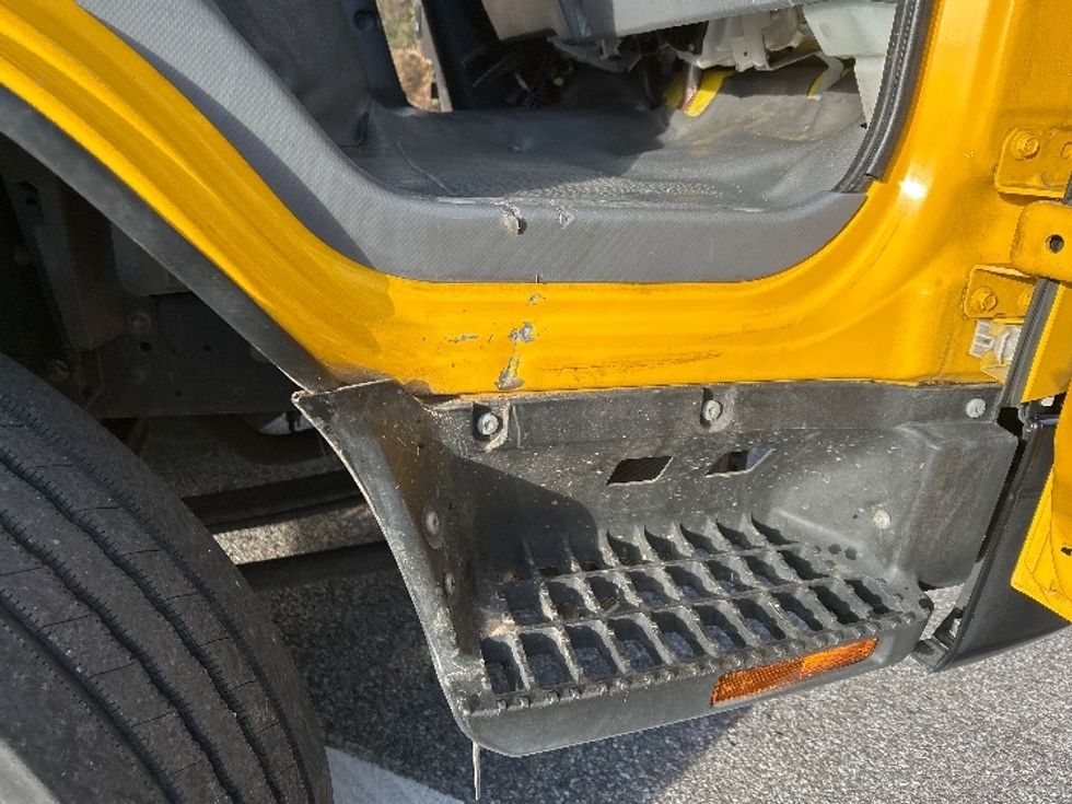 Light Duty Box Truck-Light and Medium Duty Trucks-Isuzu-2021-NPR EFI-Homewood-AL-112,466\n\t\tmiles-$ 36,500 - Image 26