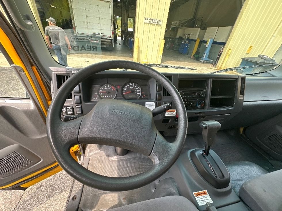 Light Duty Box Truck-Light and Medium Duty Trucks-Isuzu-2021-NPR EFI-Huntington-WV-107,370\n\t\tmiles-$ 37,000 - Image 17