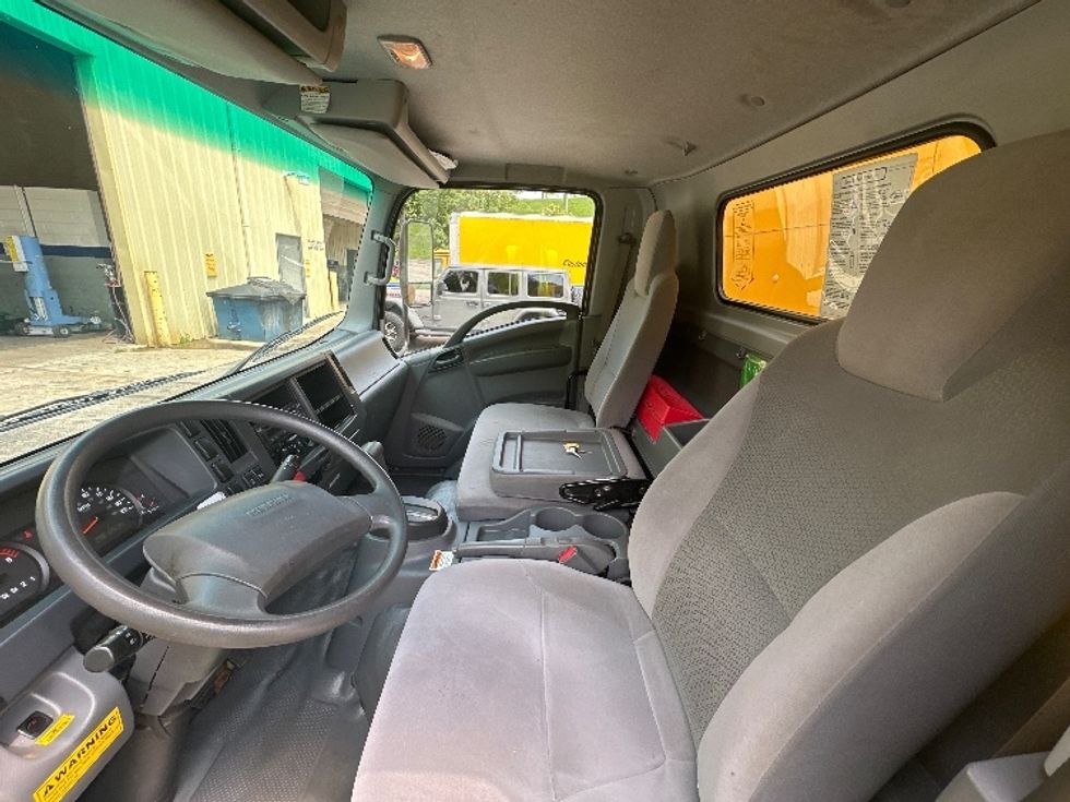 Light Duty Box Truck-Light and Medium Duty Trucks-Isuzu-2021-NPR EFI-Huntington-WV-107,370\n\t\tmiles-$ 37,000 - Image 19