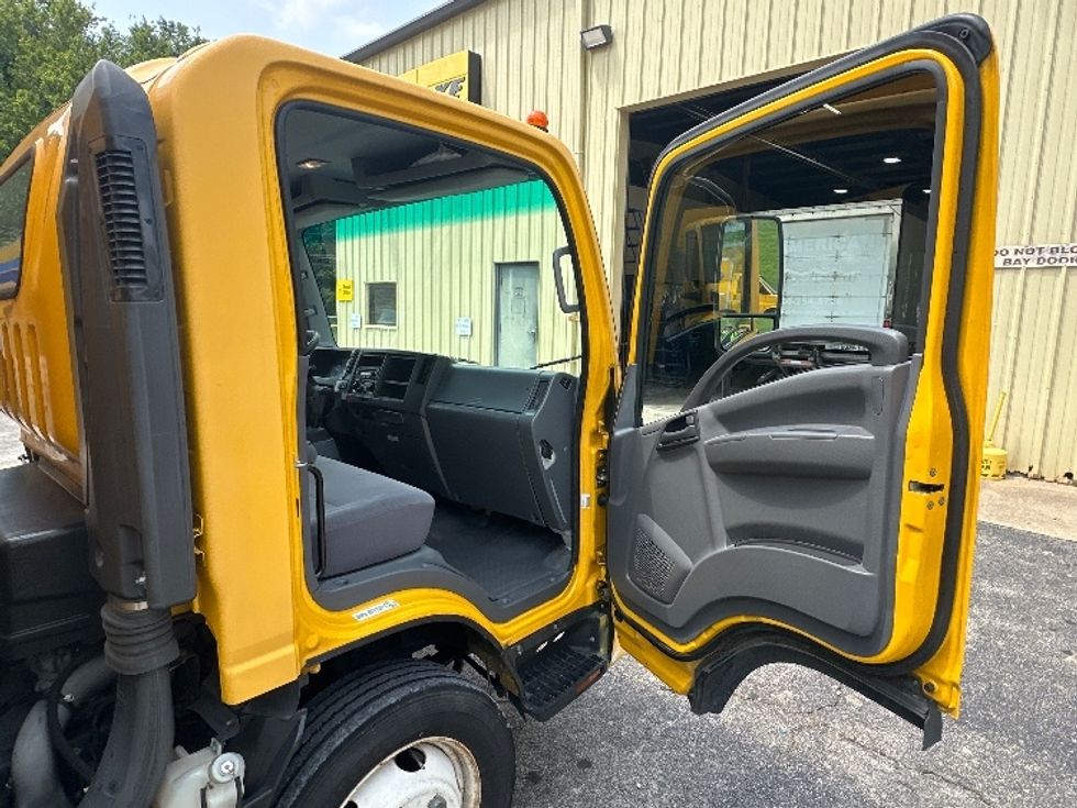 Light Duty Box Truck-Light and Medium Duty Trucks-Isuzu-2021-NPR EFI-Huntington-WV-107,370\n\t\tmiles-$ 37,000 - Image 20