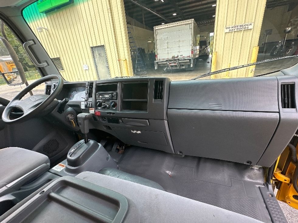Light Duty Box Truck-Light and Medium Duty Trucks-Isuzu-2021-NPR EFI-Huntington-WV-107,370\n\t\tmiles-$ 37,000 - Image 21