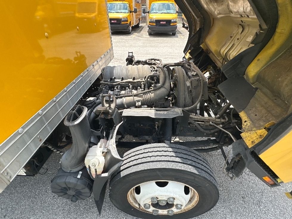 Light Duty Box Truck-Light and Medium Duty Trucks-Isuzu-2021-NPR EFI-Huntington-WV-107,370\n\t\tmiles-$ 37,000 - Image 23