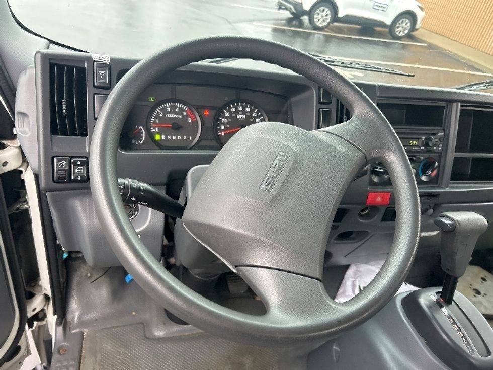 Light Duty Box Truck-Light and Medium Duty Trucks-Isuzu-2021-NPR EFI-Indianapolis-IN-77,411\n\t\tmiles-$ 39,250 - Image 14